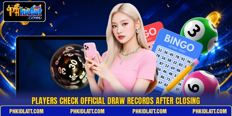 Players check official draw records after closing